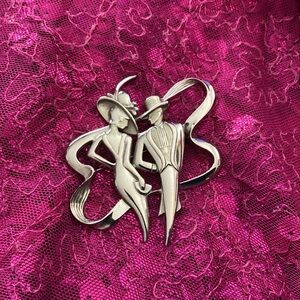 JJ Jonette Vintage brooch